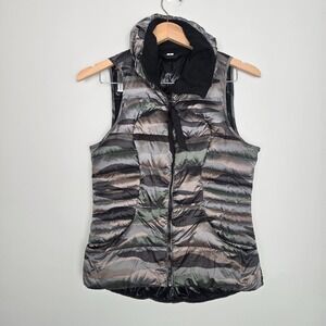 Lululemon Womens Fluffin Awesome Down Puffer Vest Camo Full Zip Size 6 outerwear